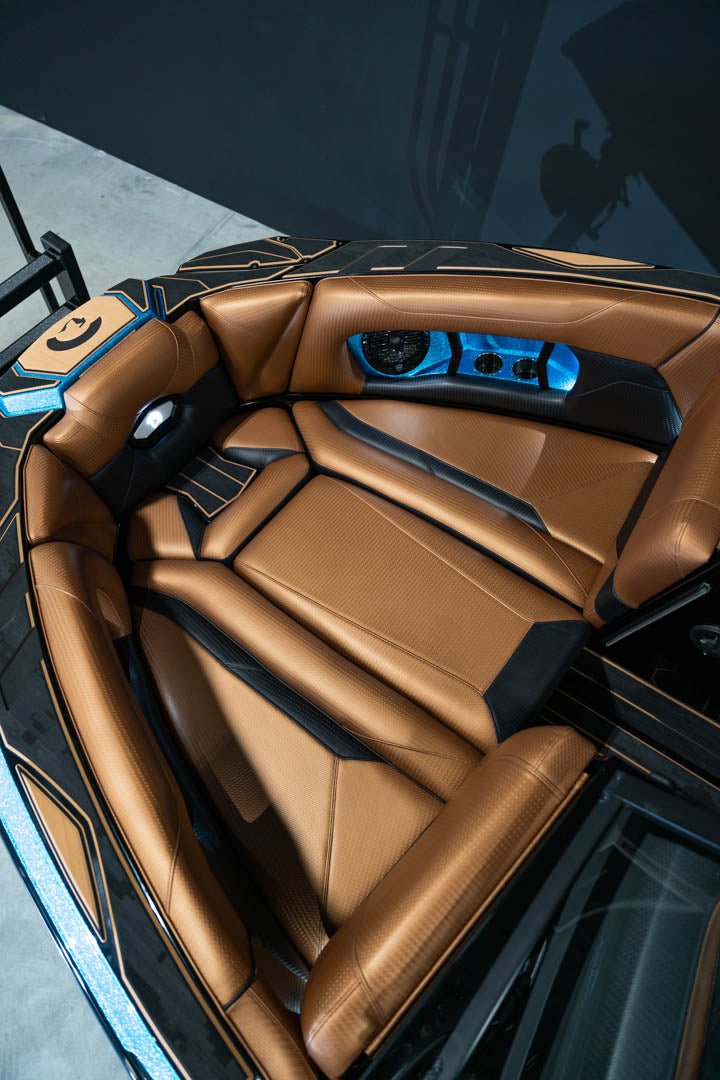 2023 Centurion Ri265 Bahama Blue Flake / Black - BoardCo Boats
