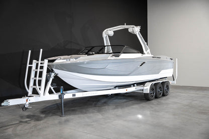 2023 Centurion Ri265 Silver Flake / White - BoardCo Boats
