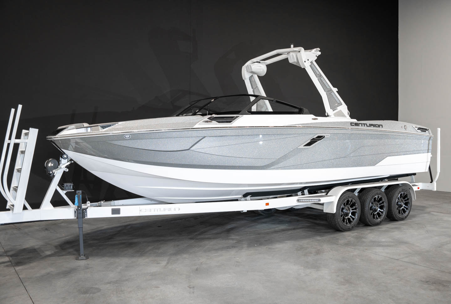 2023 Centurion Ri265 Silver Flake / White - BoardCo Boats