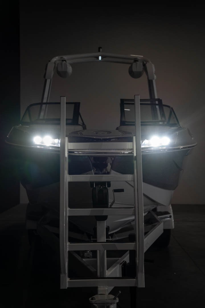 2023 Centurion Ri265 Silver Flake / White - BoardCo Boats