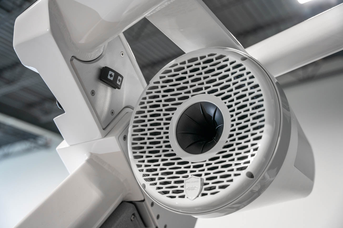 2023 Centurion Ri265 Silver Flake / White - BoardCo Boats