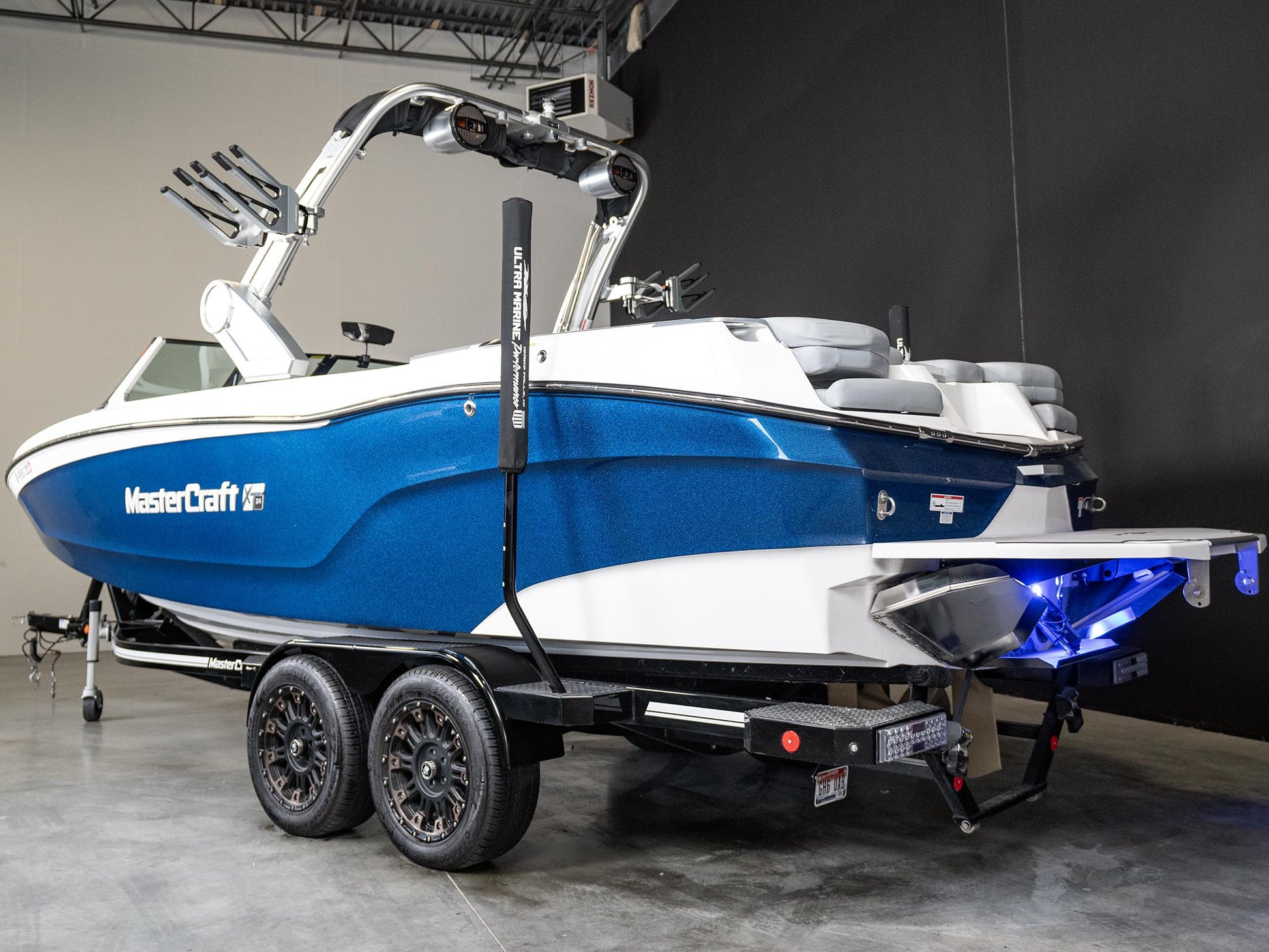 2023 Mastercraft XT24 - Blue Flake / White - BoardCo Boats