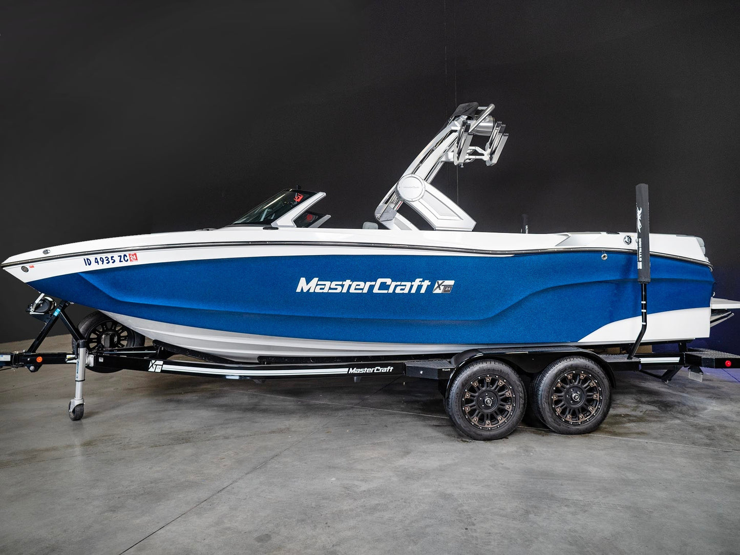 2023 Mastercraft XT24 - Blue Flake / White - BoardCo Boats