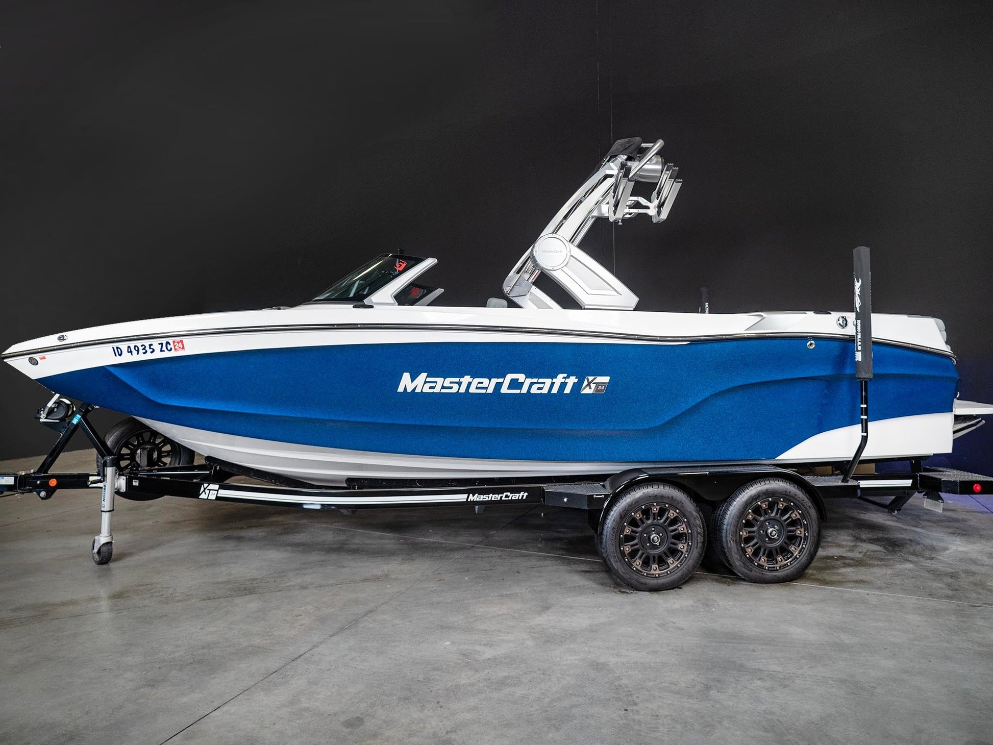 2023 Mastercraft XT24 - Blue Flake / White - BoardCo Boats
