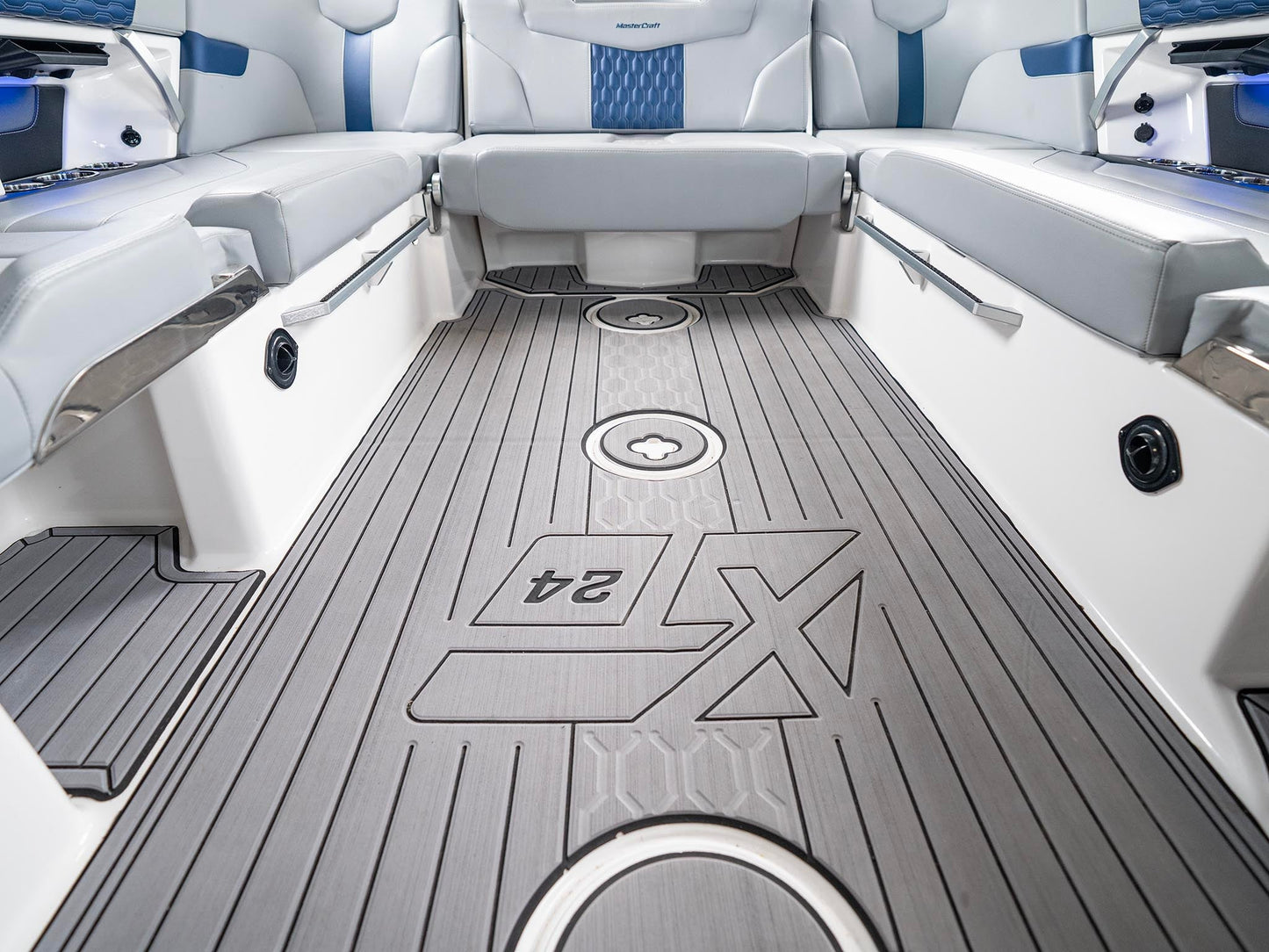 2023 Mastercraft XT24 - Blue Flake / White - BoardCo Boats