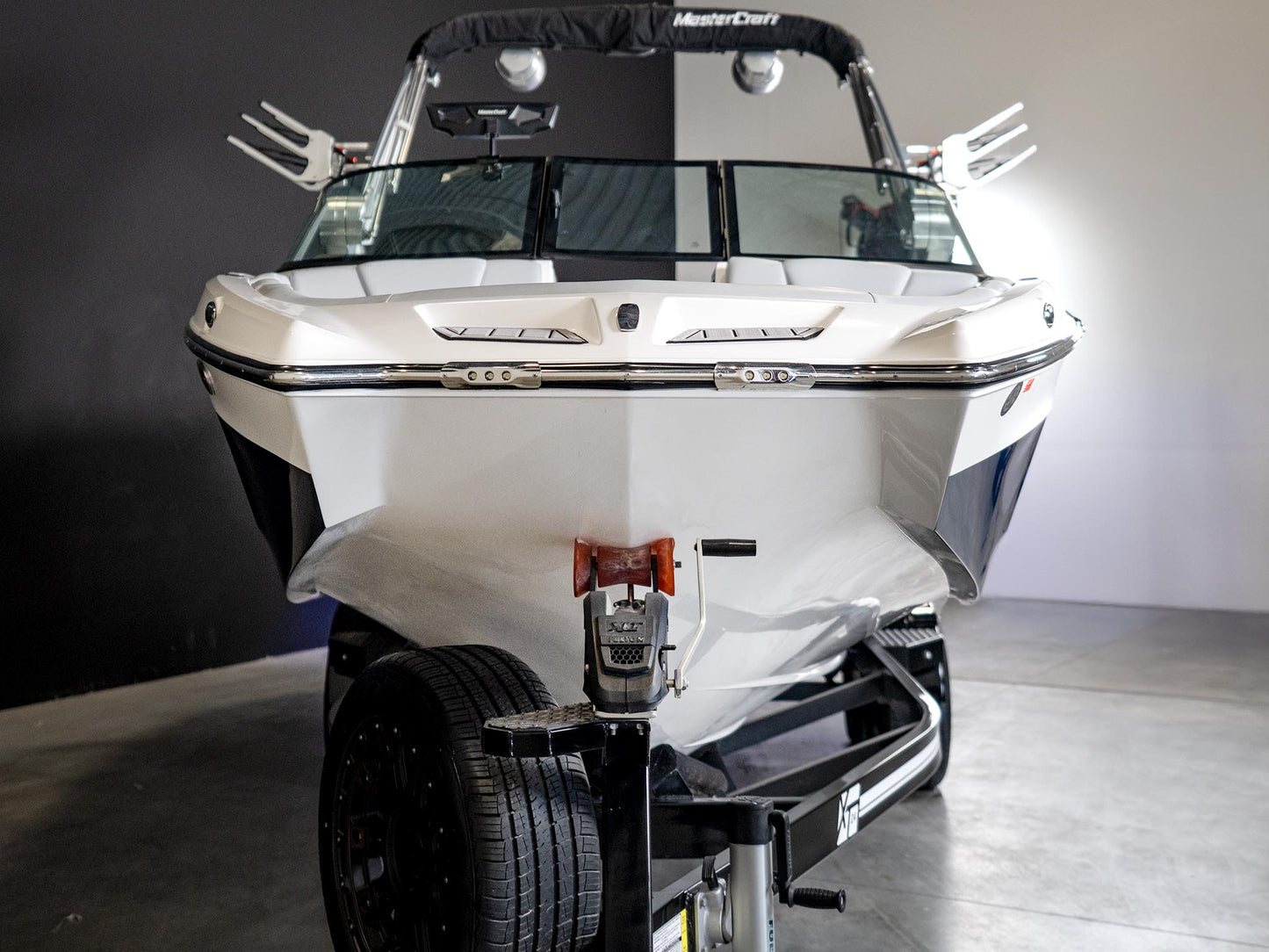 2023 Mastercraft XT24 - Blue Flake / White - BoardCo Boats