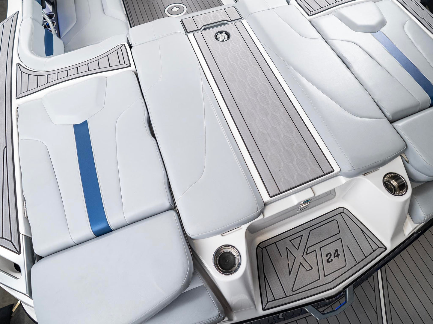 2023 Mastercraft XT24 - Blue Flake / White - BoardCo Boats