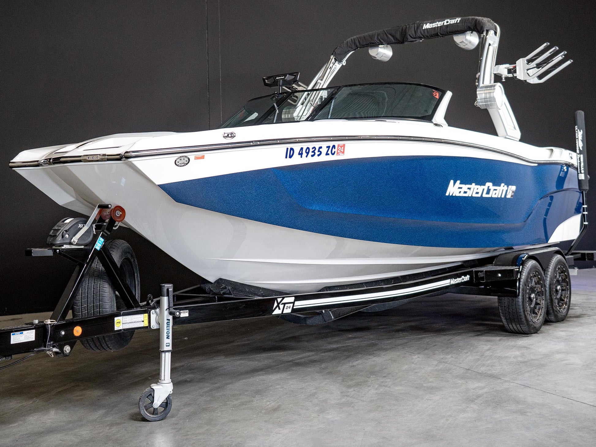 2023 Mastercraft XT24 - Blue Flake / White - BoardCo Boats