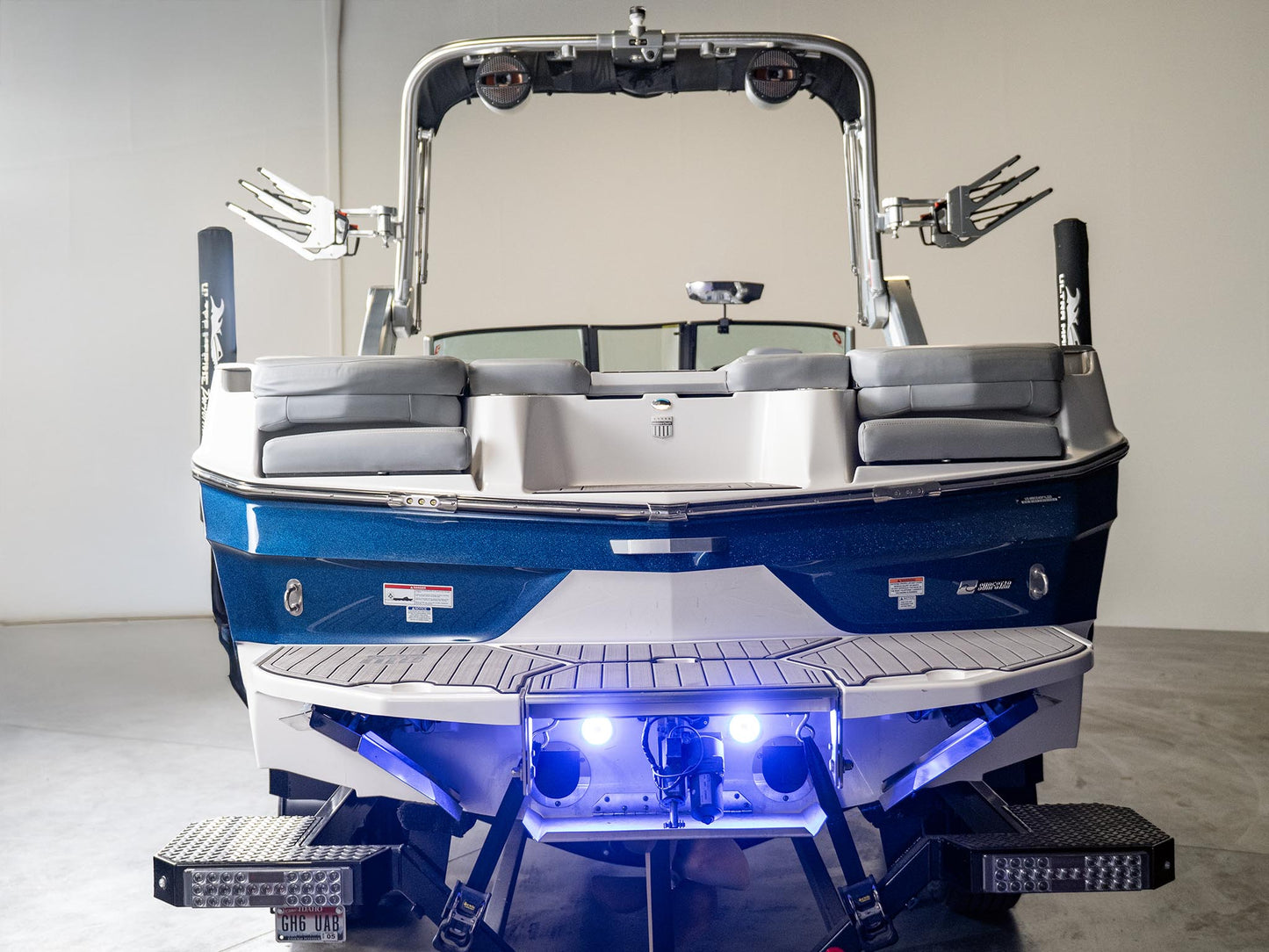 2023 Mastercraft XT24 - Blue Flake / White - BoardCo Boats