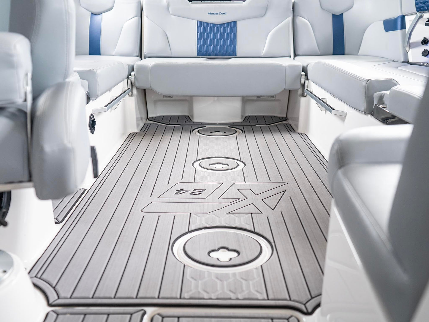 2023 Mastercraft XT24 - Blue Flake / White - BoardCo Boats