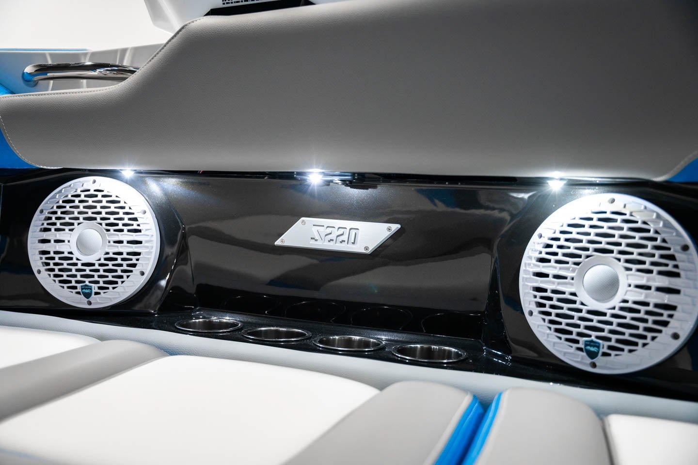 2023 Supreme S220 Electric Blue / White - BoardCo