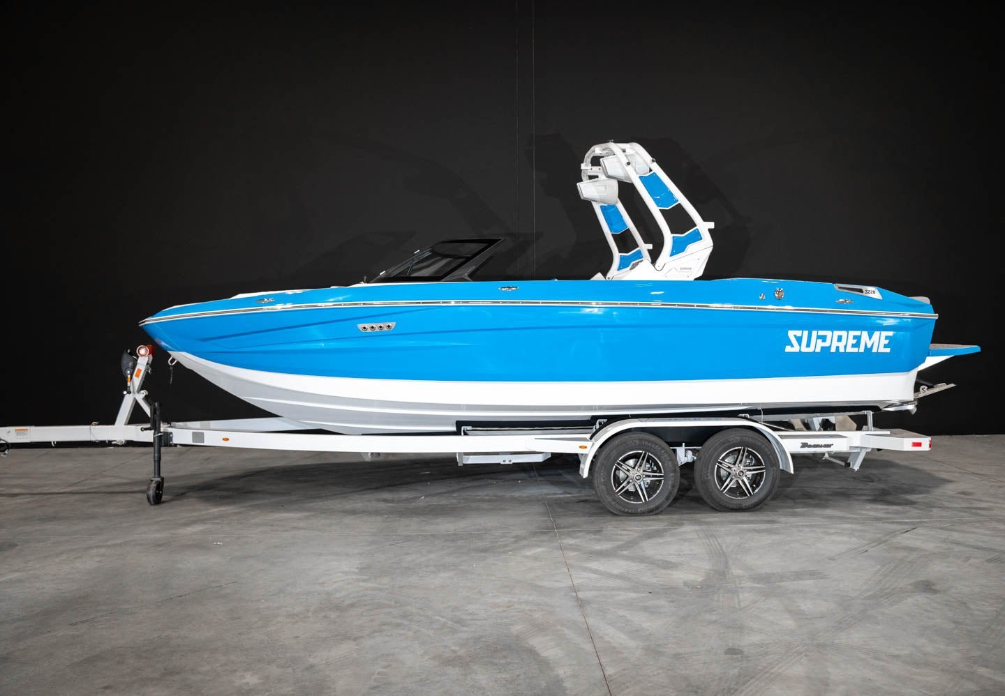 2023 Supreme S220 Electric Blue / White - BoardCo
