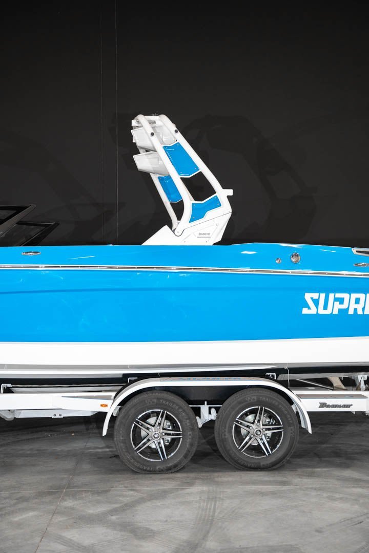 2023 Supreme S220 Electric Blue / White - BoardCo