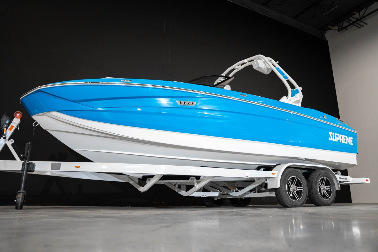 2023 Supreme S220 Electric Blue / White - BoardCo