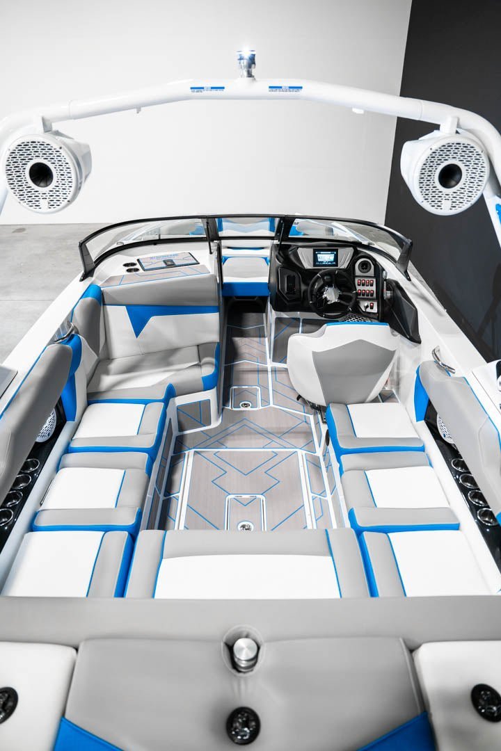 2023 Supreme S220 Electric Blue / White - BoardCo