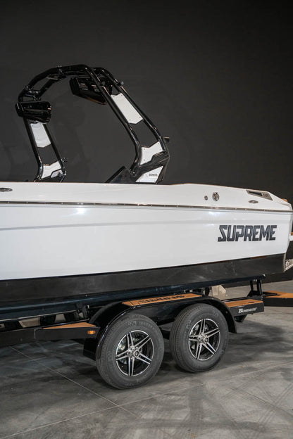 2023 Supreme S220 White / Black - BoardCo