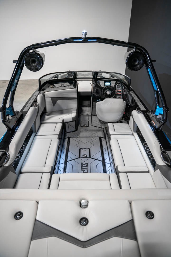 2023 Supreme S240 Bahama Blue Flake / Black - BoardCo Boats