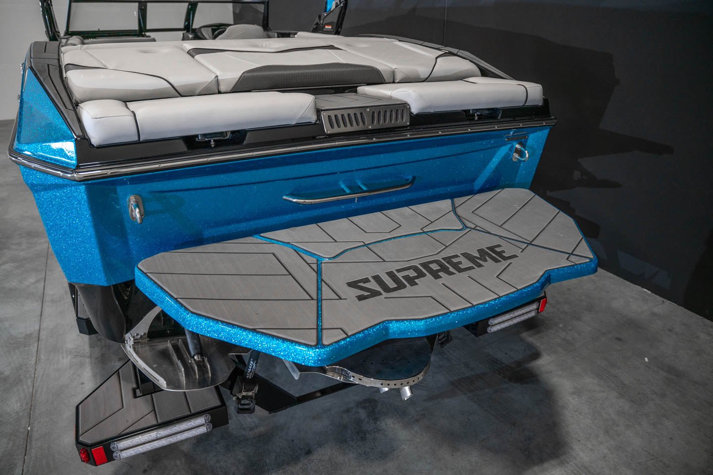 2023 Supreme S240 Bahama Blue Flake / Black - BoardCo Boats