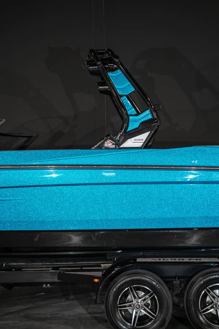2023 Supreme S240 Bahama Blue Flake / Black - BoardCo Boats