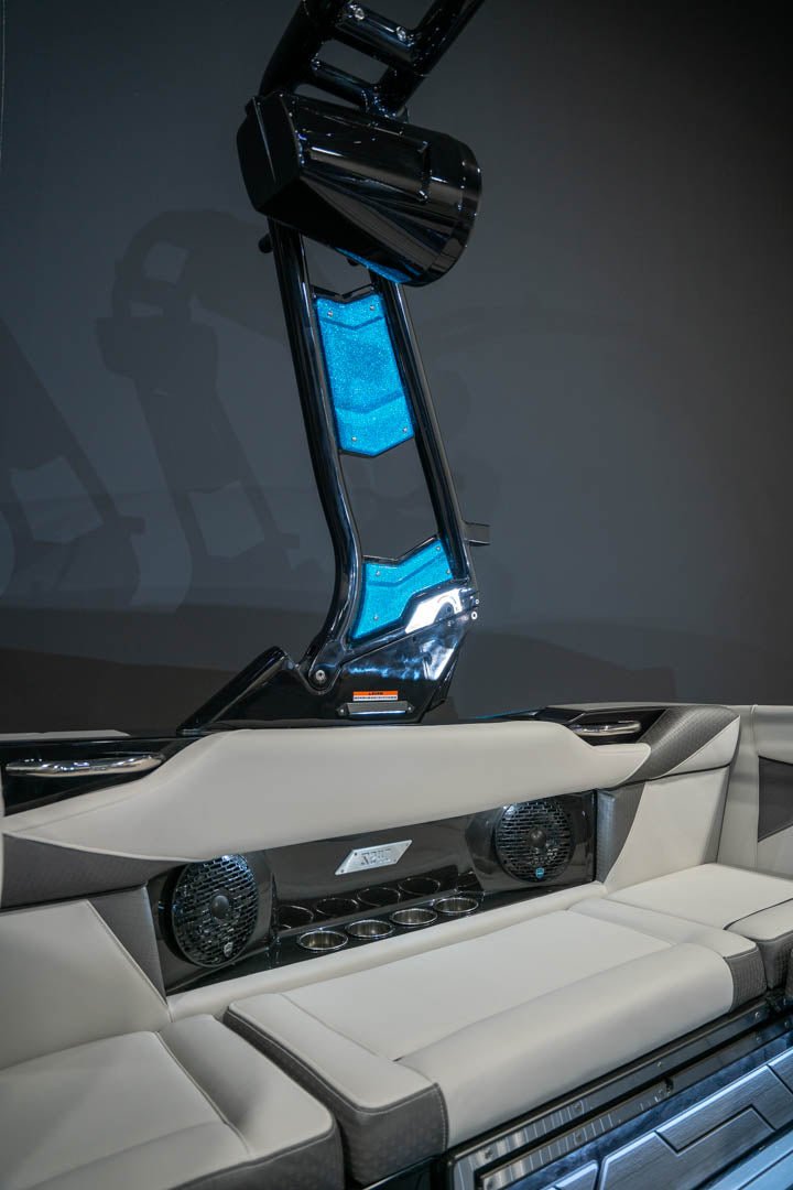 2023 Supreme S240 Bahama Blue Flake / Black - BoardCo Boats