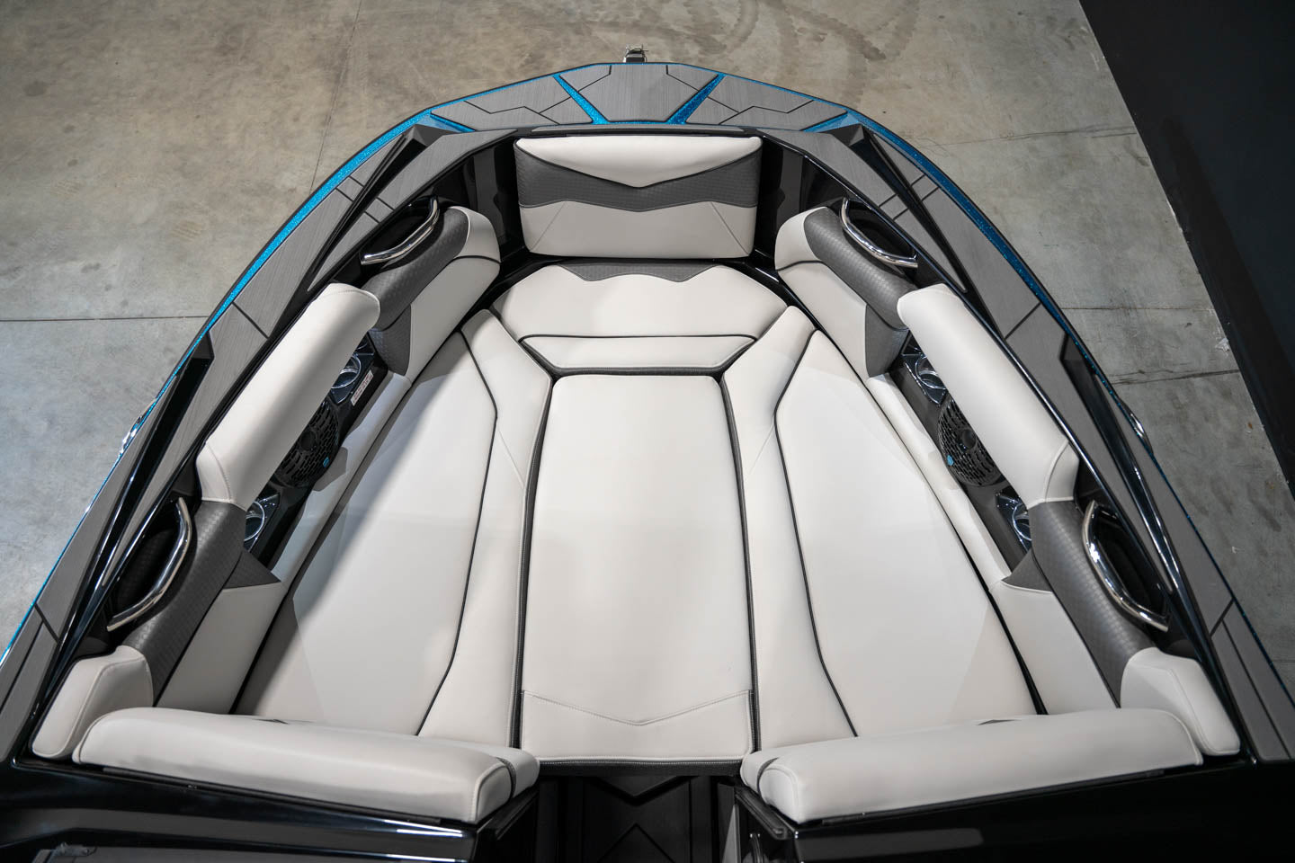 2023 Supreme S240 Bahama Blue Flake / Black - BoardCo Boats