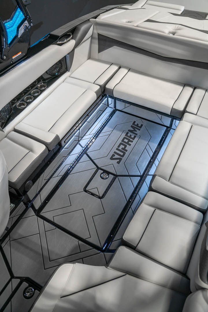 2023 Supreme S240 Bahama Blue Flake / Black - BoardCo Boats