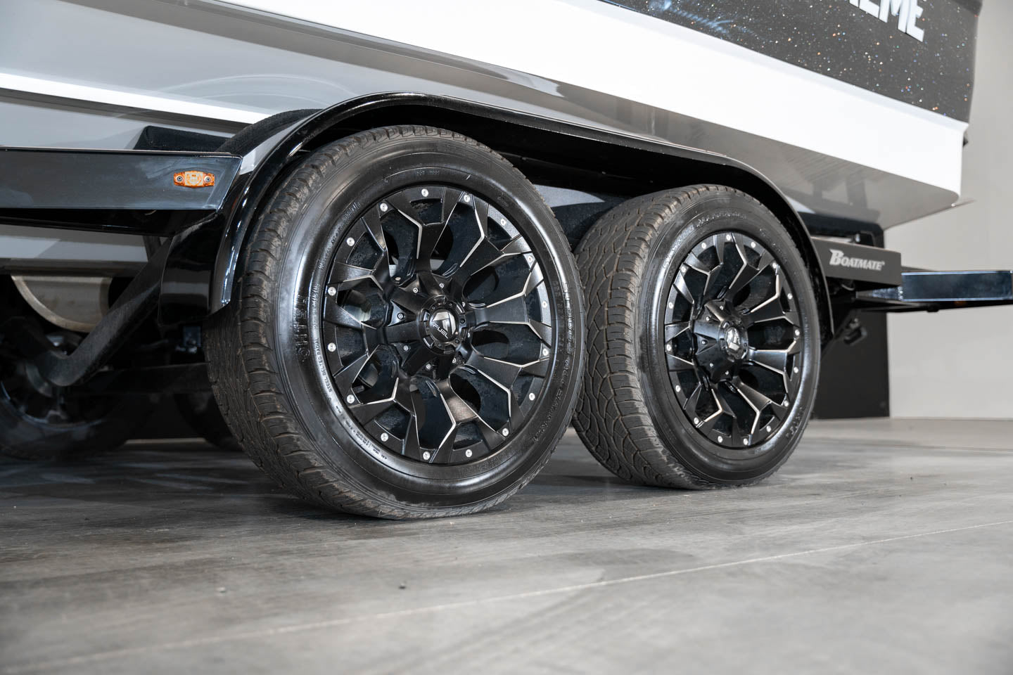 2023 Supreme S240 Black Flake/ White - BoardCo