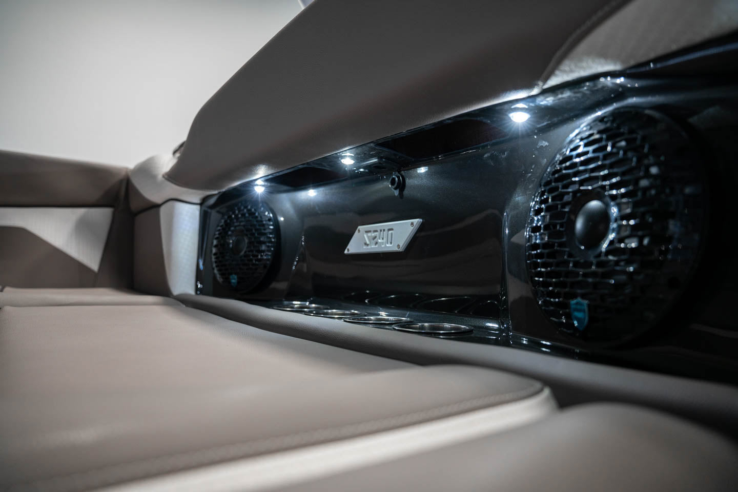 2023 Supreme S240 Black Flake/ White - BoardCo