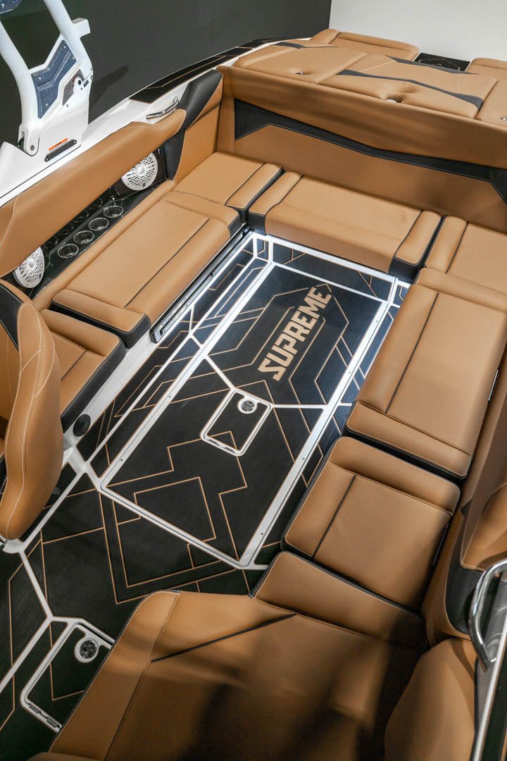 2023 Supreme S240 Gunmetal Flake / White - BoardCo Boats