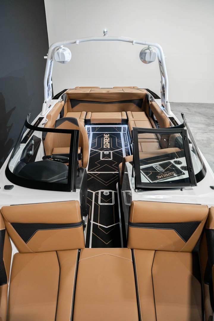 2023 Supreme S240 Gunmetal Flake / White - BoardCo Boats