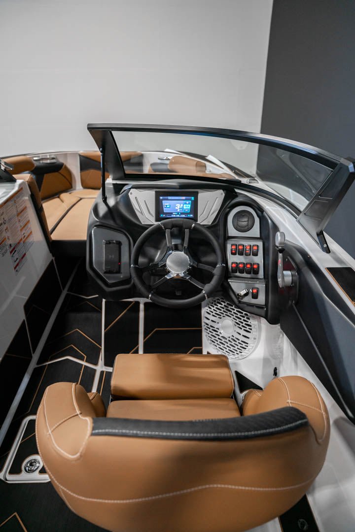 2023 Supreme S240 Gunmetal Flake / White - BoardCo Boats