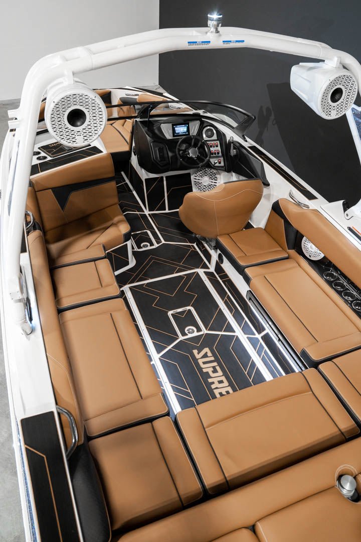 2023 Supreme S240 Gunmetal Flake / White - BoardCo Boats