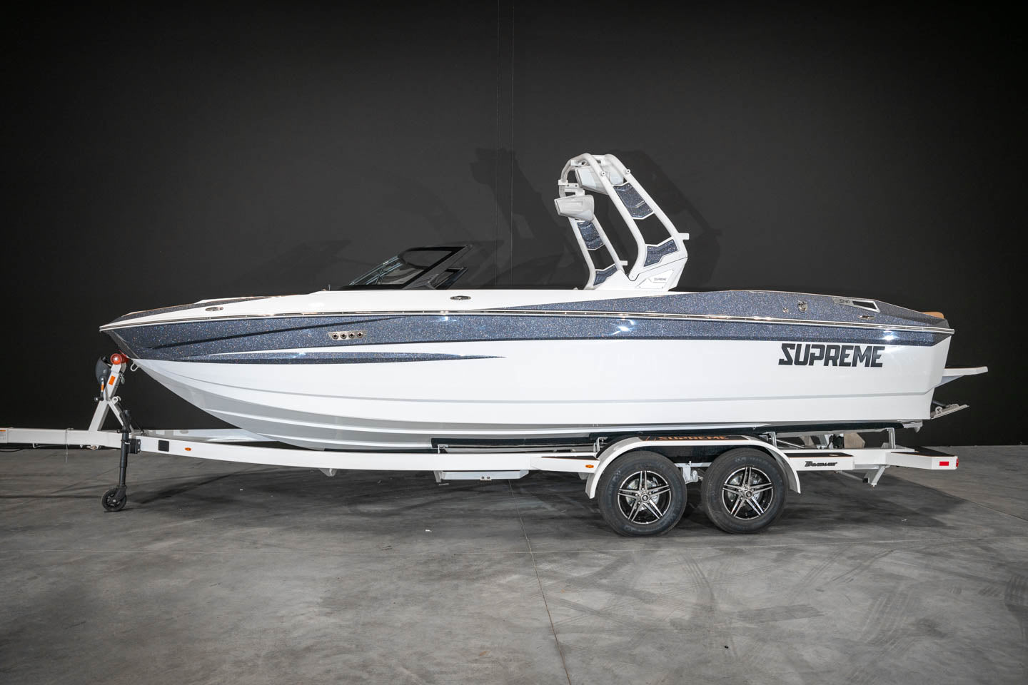 2023 Supreme S240 Gunmetal Flake / White - BoardCo Boats