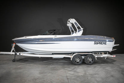 2023 Supreme S240 Gunmetal Flake / White - BoardCo Boats