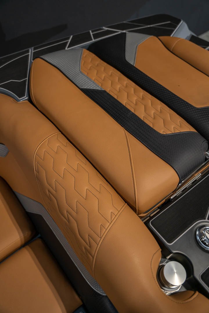 2024 Centurion Ri230 Gun Flake / Black Flake / Charcoal - BoardCo Boats