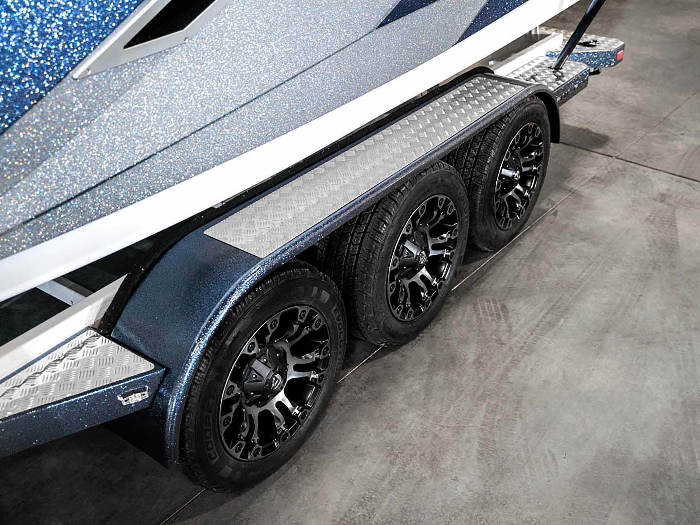 2024 Centurion Ri230 Steel Blue Flake / Silver Flake / White - BoardCo Boats