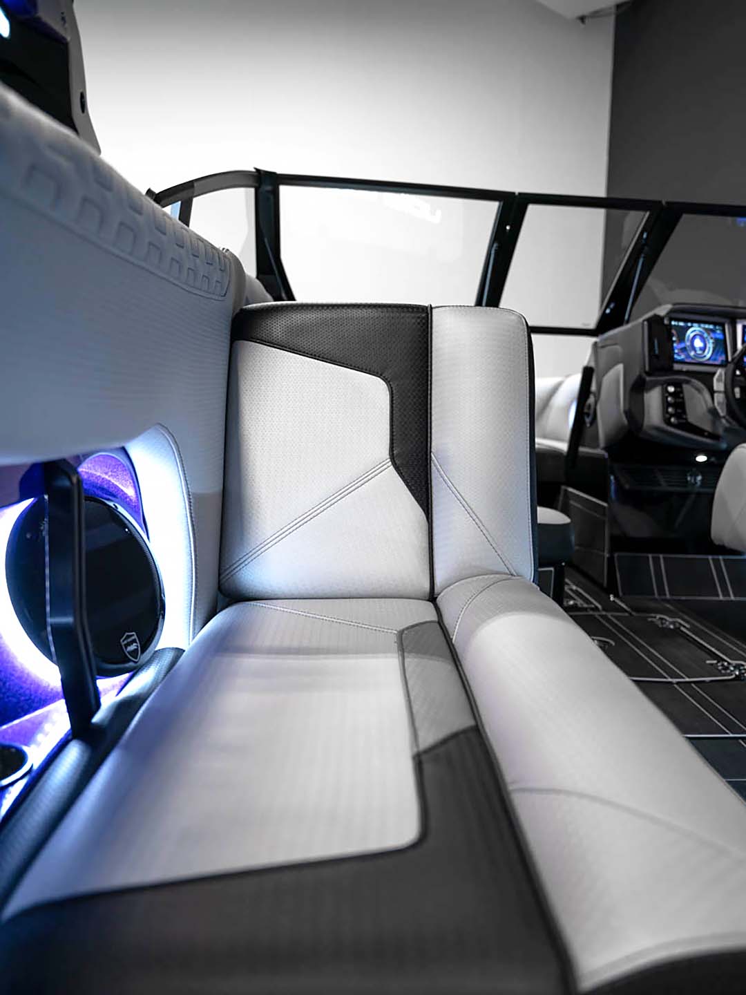 2024 Centurion Ri245 - Brilliant Purple Flake / Gunmetal Flake / Onyx Black - BoardCo Boats