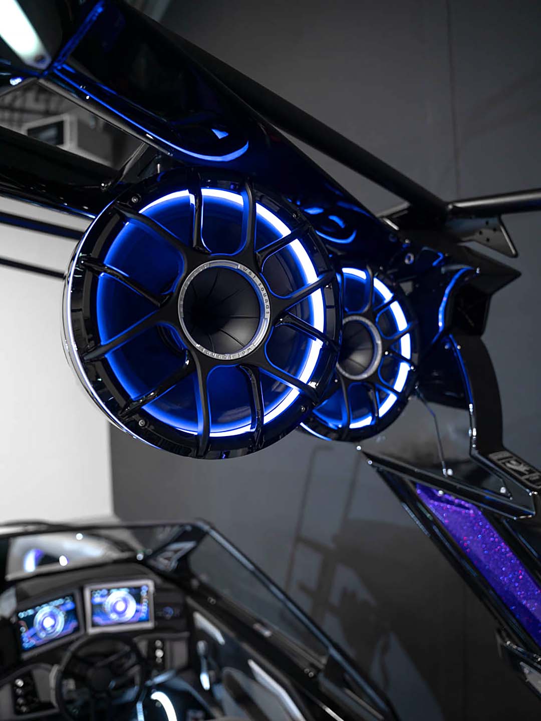 2024 Centurion Ri245 - Brilliant Purple Flake / Gunmetal Flake / Onyx Black - BoardCo Boats
