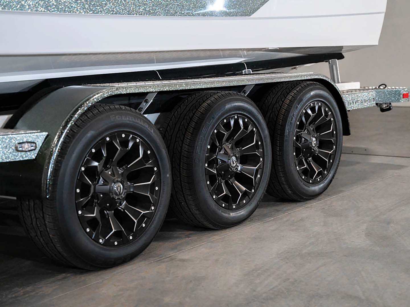 2024 Centurion Ri245 - Olive Pewter Flake / White Frost - BoardCo Boats