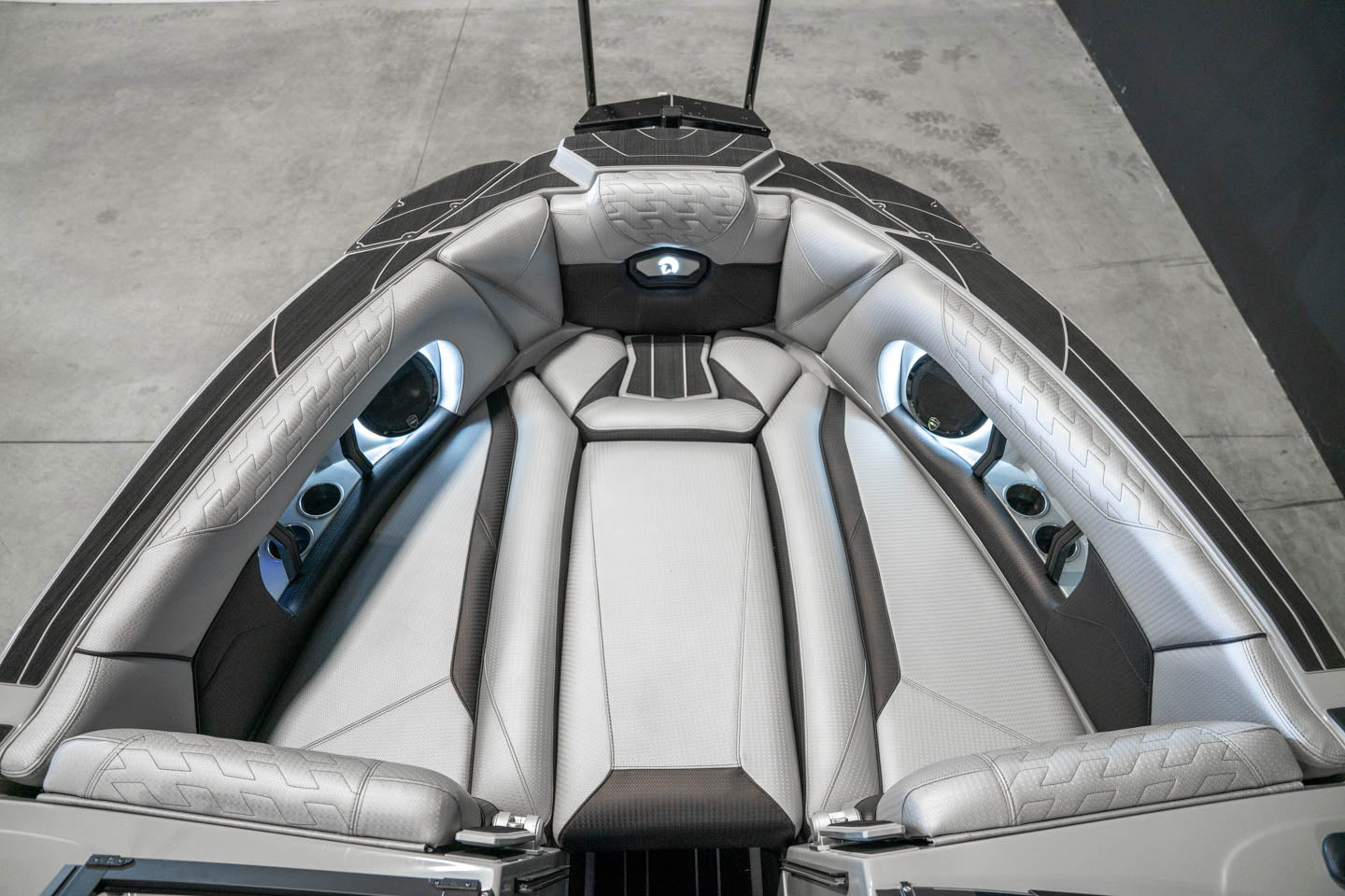 2024 Centurion Ri245 Stone Grey - BoardCo Boats