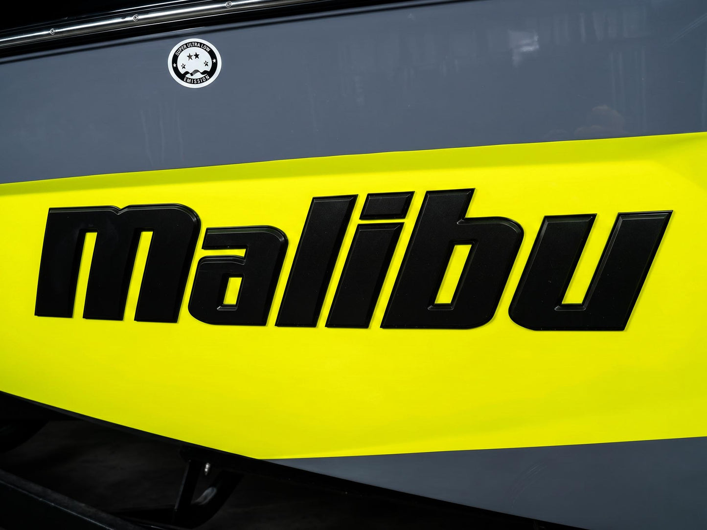 2024 Malibu 23 MXZ - Electric Yellow / Black