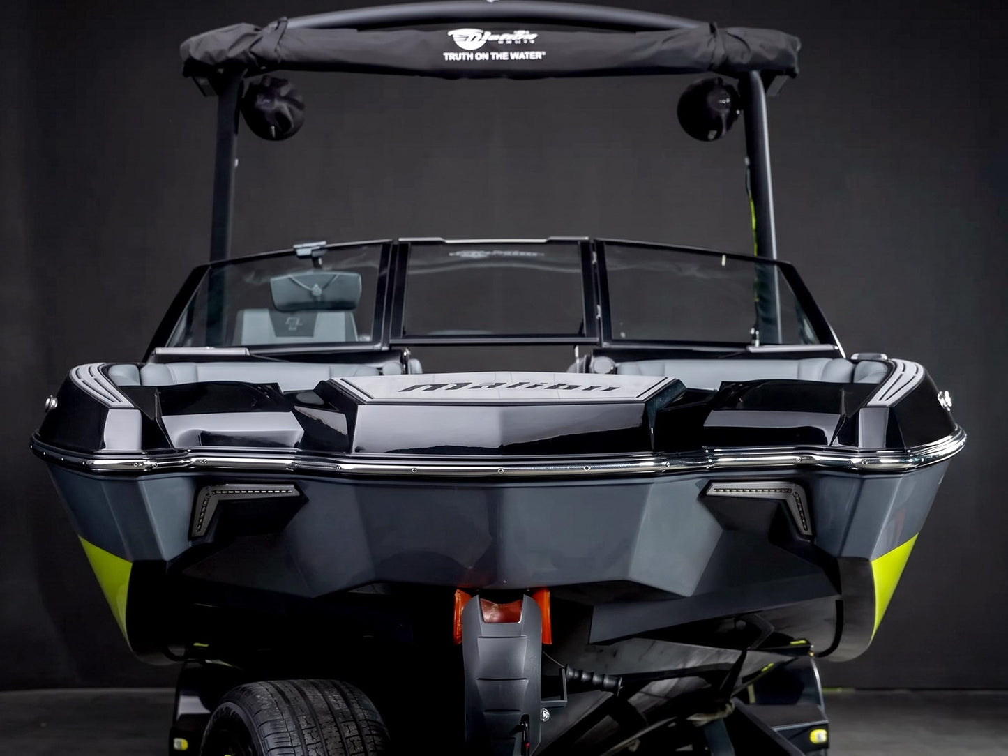 2024 Malibu 23 MXZ - Electric Yellow / Black