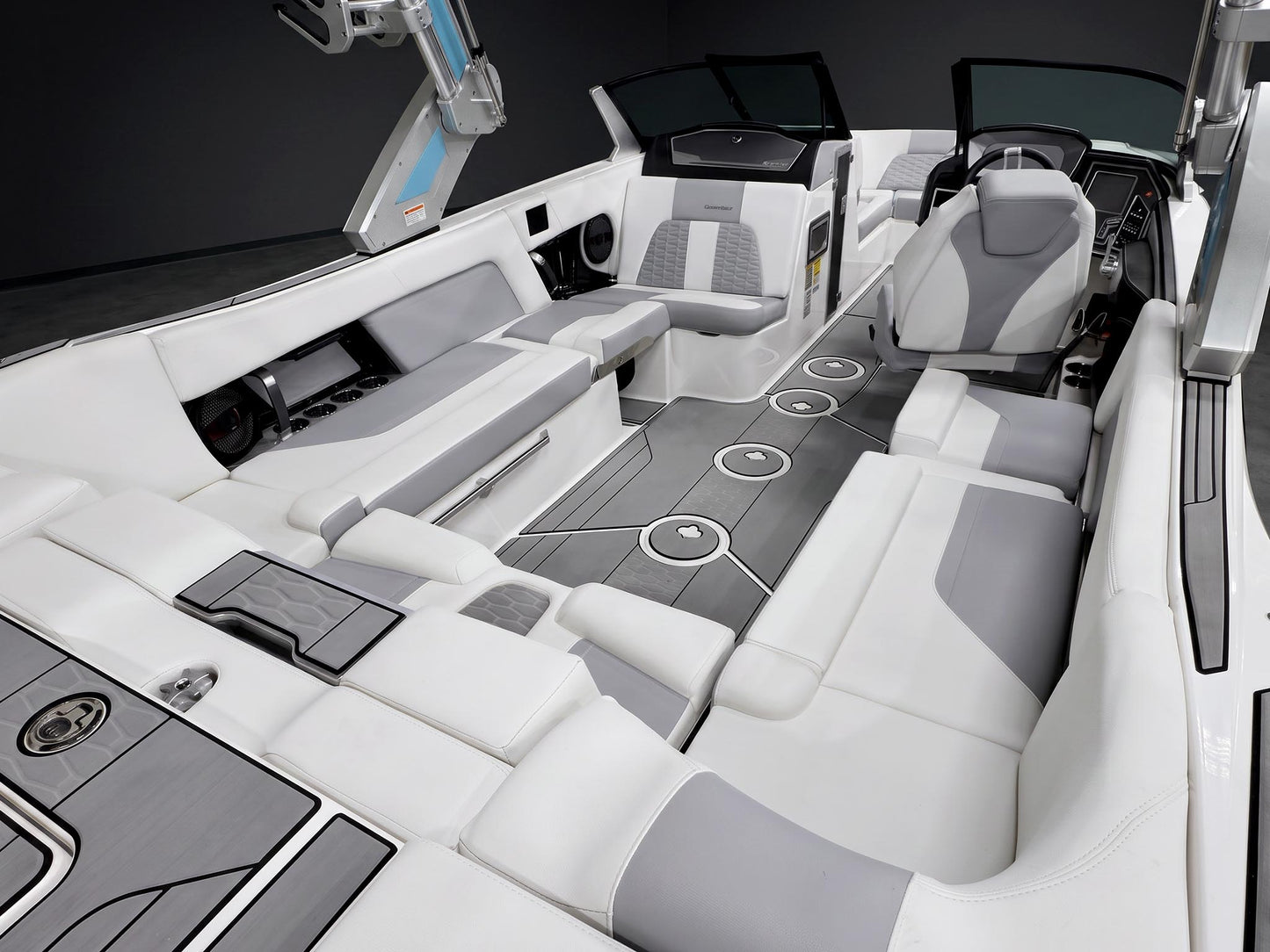 2024 Mastercraft X24 in Blue Flake / Silver Flake / White