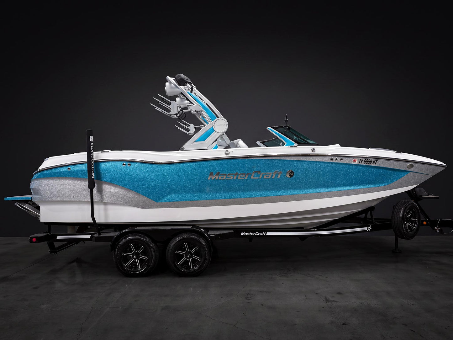 2024 Mastercraft X24 in Blue Flake / Silver Flake / White