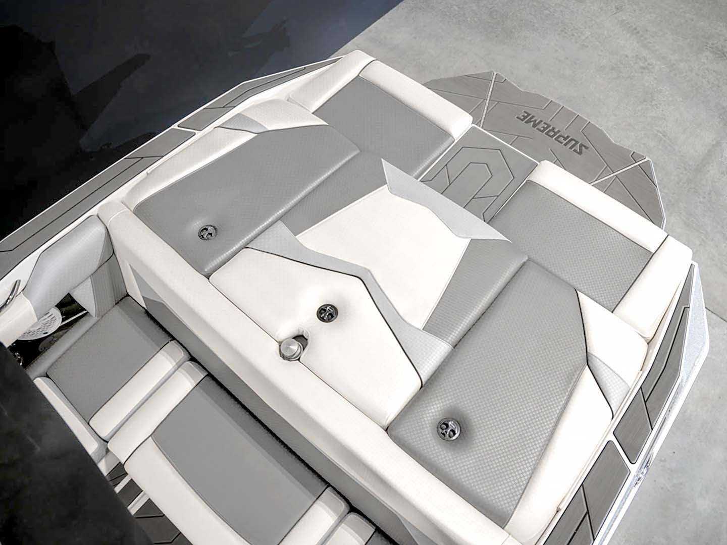 2024 Supreme S220 Silver Flake / White - BoardCo
