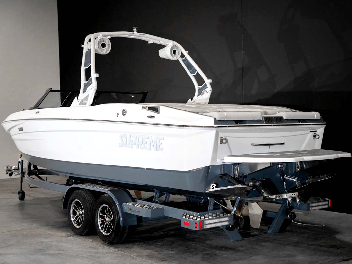 2024 Supreme S240 Charcoal / White - BoardCo Boats