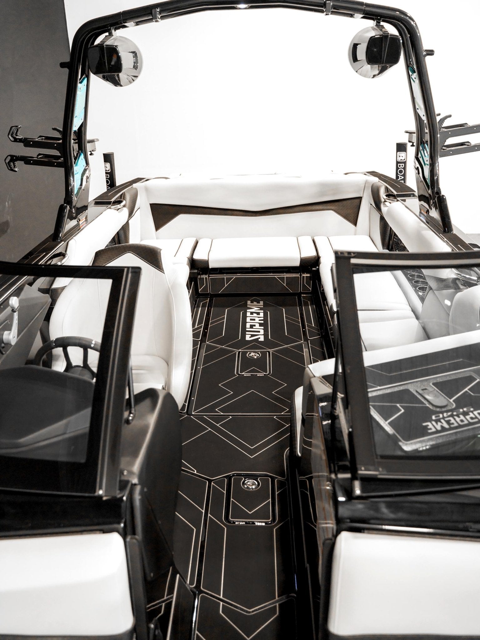2024 Supreme S240 - Onyx Black / Bahama Blue Flake - BoardCo Boats
