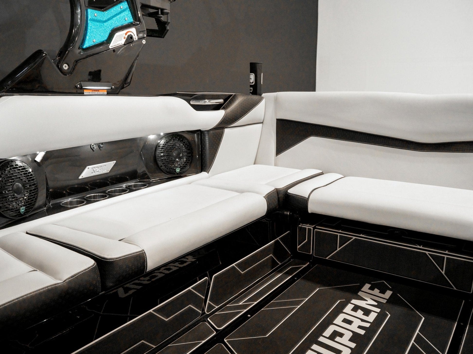 2024 Supreme S240 - Onyx Black / Bahama Blue Flake - BoardCo Boats