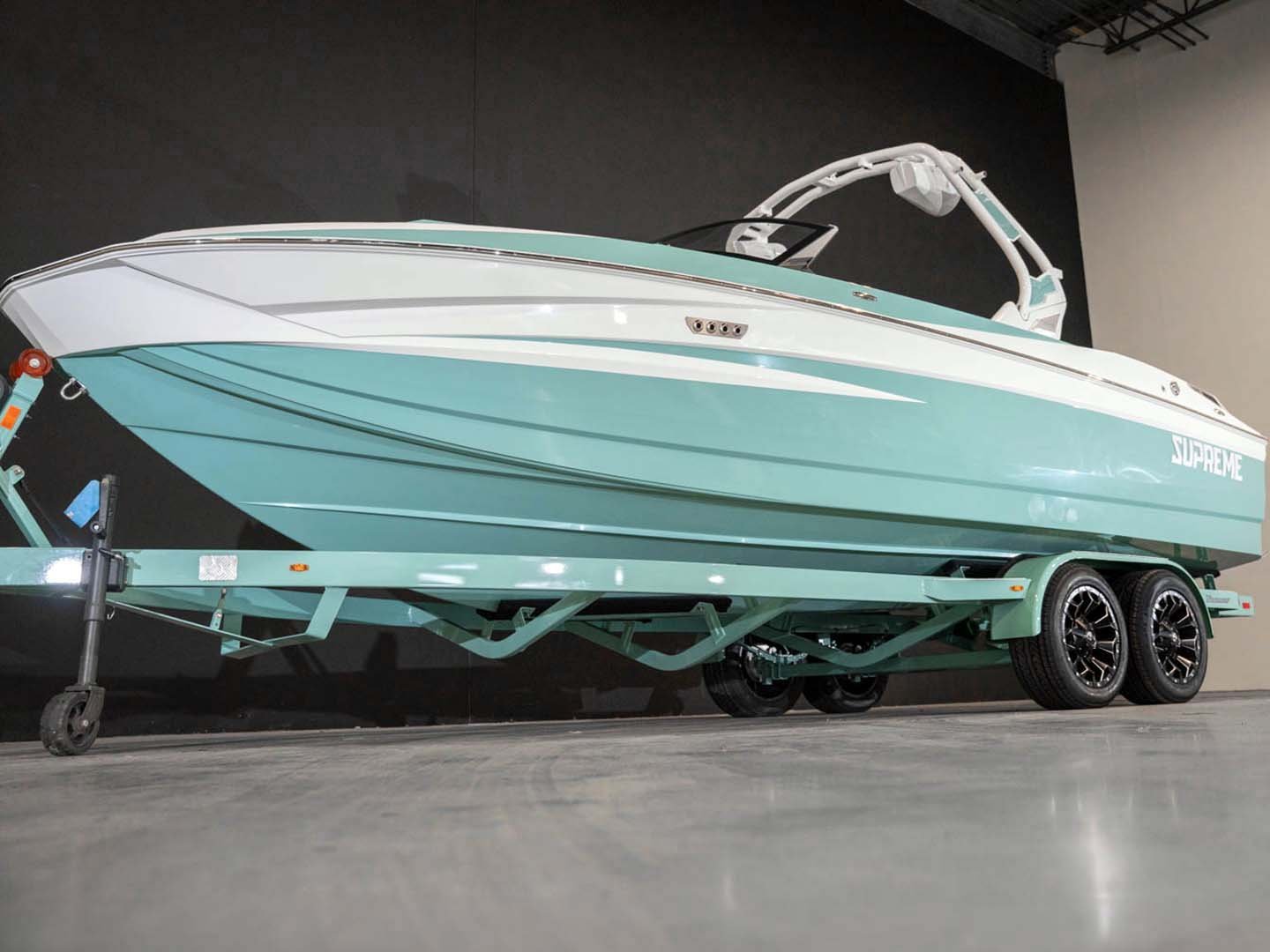 2024 Supreme S240 Spearmint / White - BoardCo