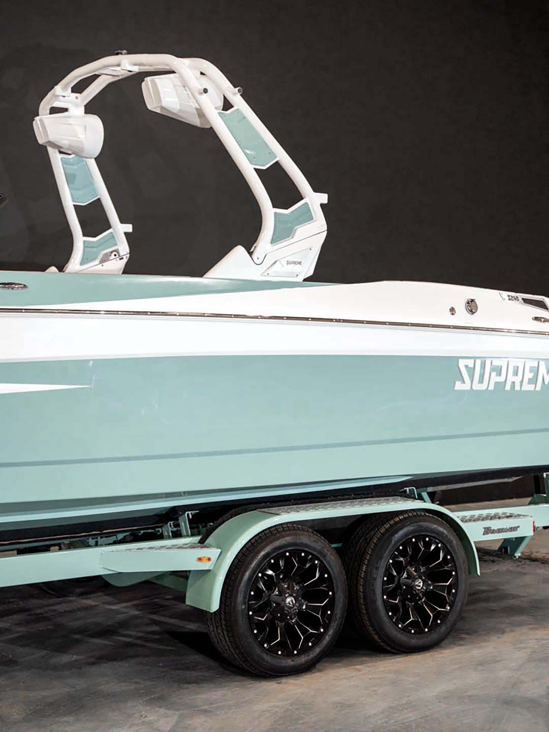 2024 Supreme S240 Spearmint / White - BoardCo